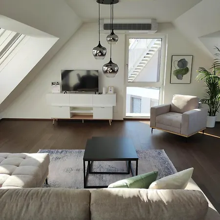 Luxus Penthouse Gegenueber Vienna International Centre Und Kaiserwasser